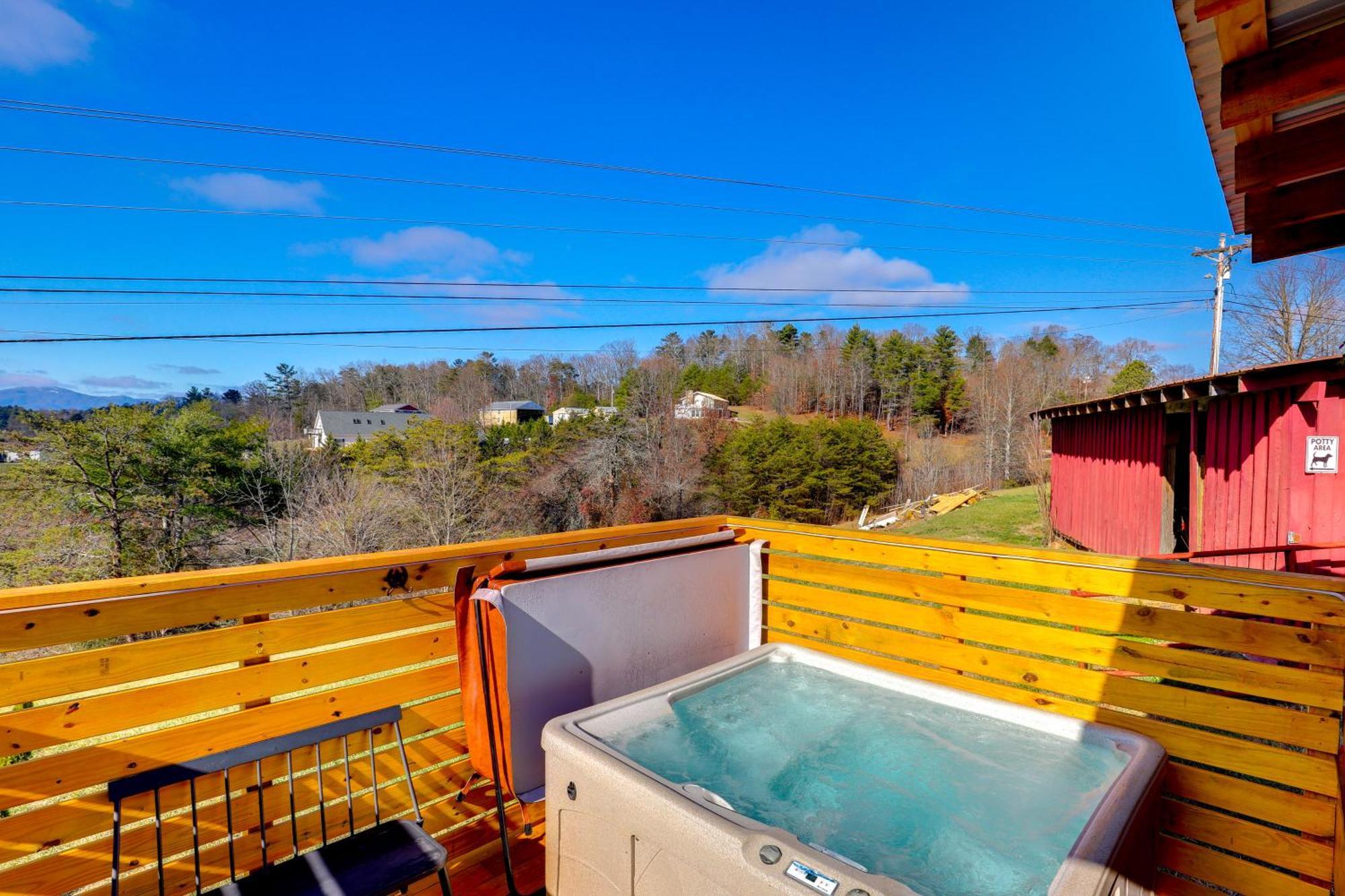 Marshall Studio With Loft, Hot Tub And Views! Екстериор снимка